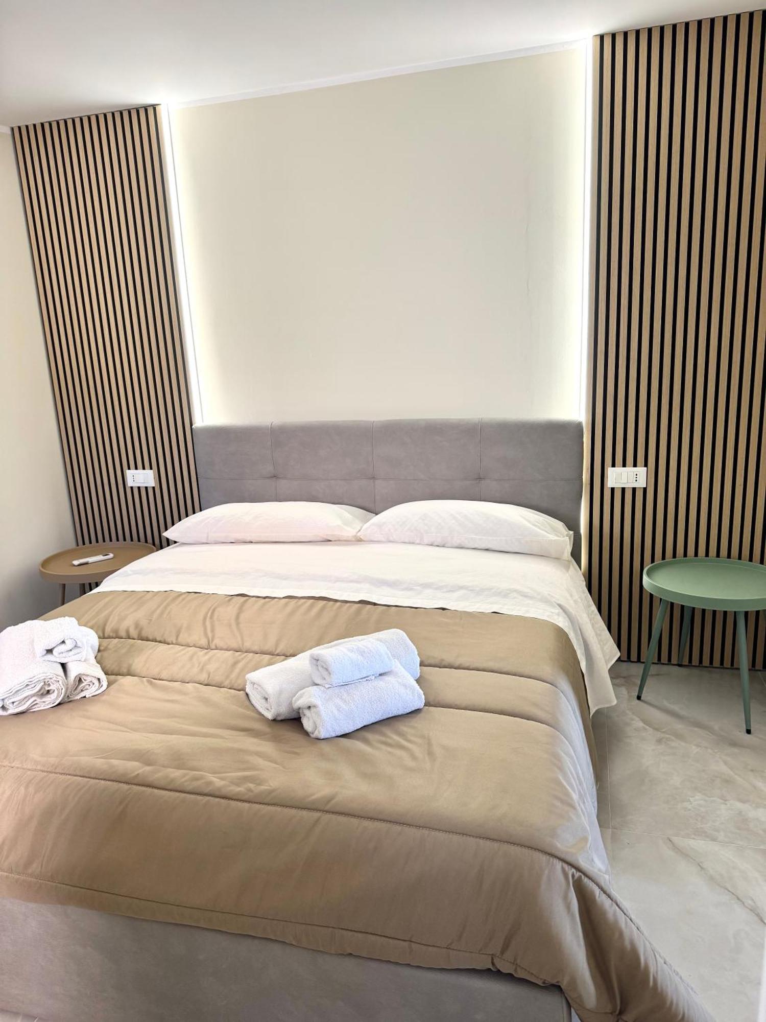 Charm Airport Bed & Breakfast เรจโจ ดี คาลาเบีย ภายนอก รูปภาพ