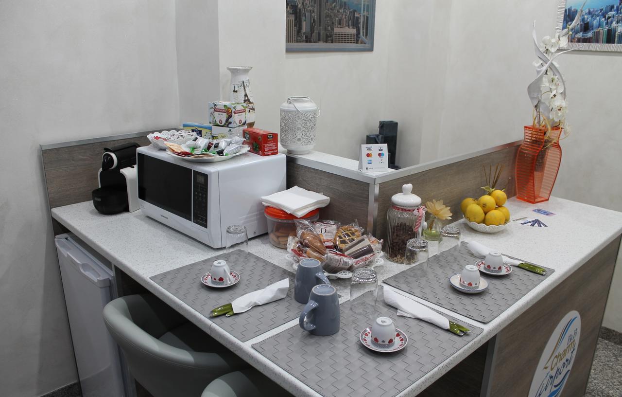 Charm Airport Bed & Breakfast เรจโจ ดี คาลาเบีย ภายนอก รูปภาพ
